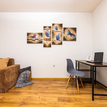 The Walnut 2Bd Apartment Plovdiv Exteriör bild