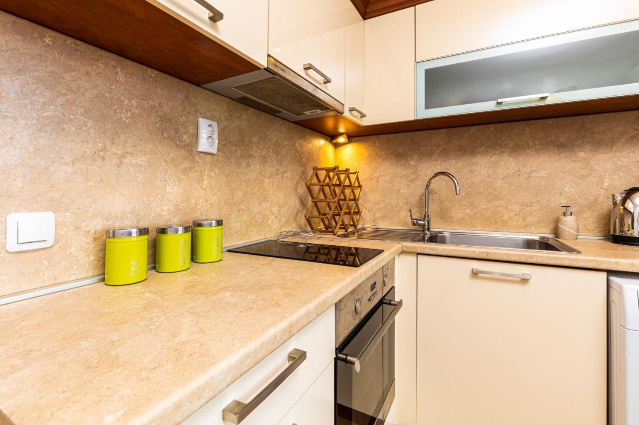 The Walnut 2Bd Apartment Plovdiv Exteriör bild