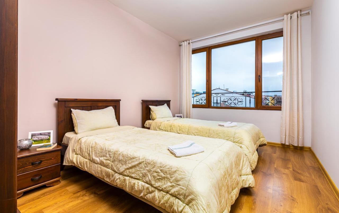 The Walnut 2Bd Apartment Plovdiv Exteriör bild